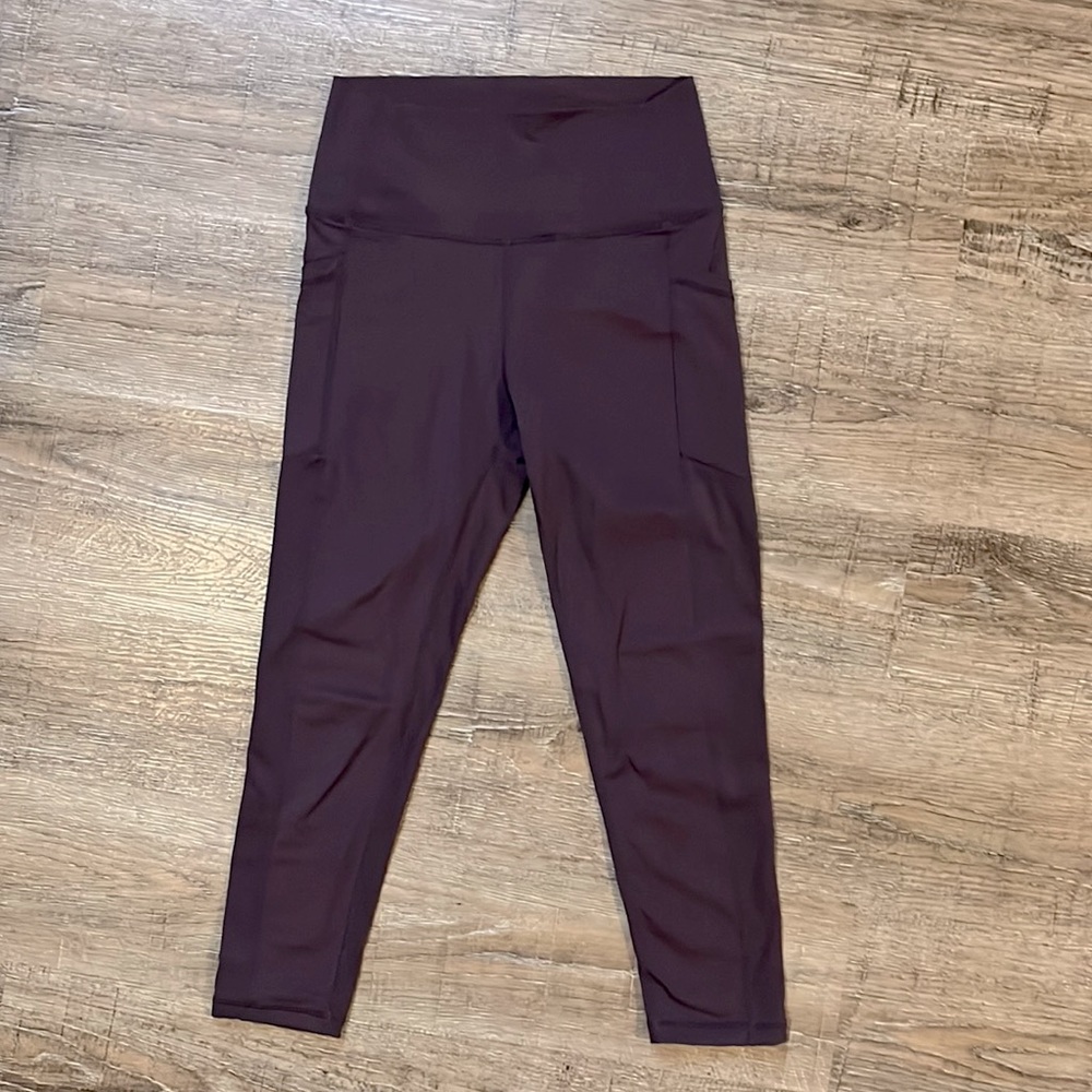 Zyia Plum Pocket Light n Tight Capri
